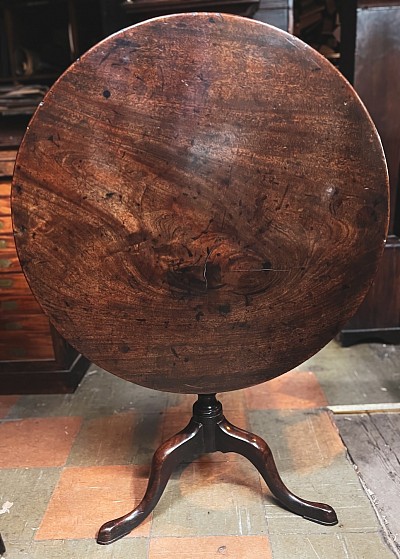 Georgian Cuban mahogany tripod table.